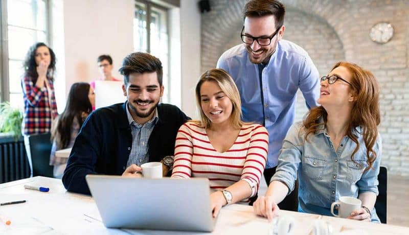 RD-people-in-the-office-about-page-pfvgfhhrls47gebmqaws6z711tugew1uiq6uy2vv94
